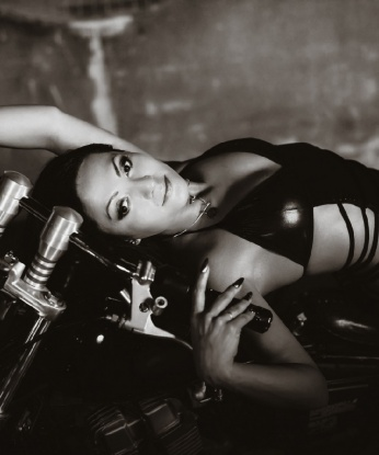 Сексуальная бестия приглашает в гости и гарантирует полный релакс. Я знаю, что ты искал! Позволь себе немного беззаботности и страсти в моем обаятельном обществе. 2116, 36 лет